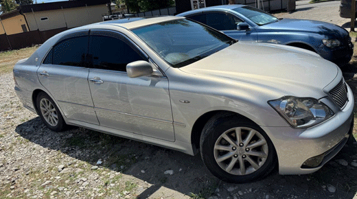 Аренда Тойота Краун, взять на прокат автомобиль Toyota Crown Athlete в Абхазии